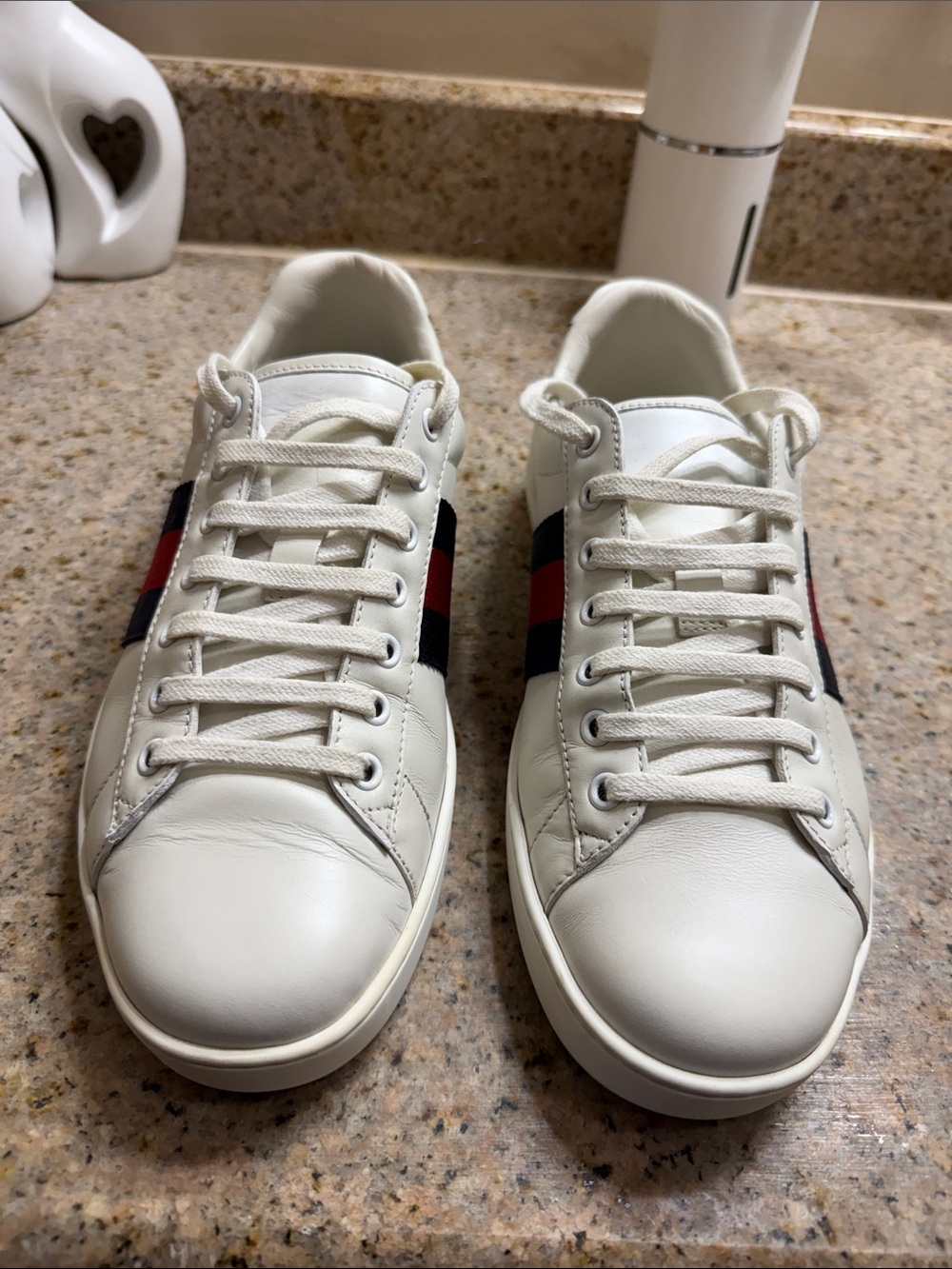 Gucci White Leather Low-Top Sneakers with Red & Blue Web Stripe Size US 9.5 G8